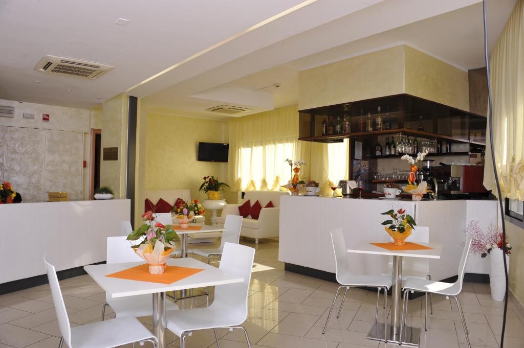 Hotel Fantasy ริมินี ภายนอก รูปภาพ