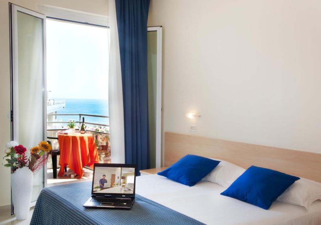 Hotel Fantasy ริมินี ภายนอก รูปภาพ